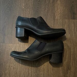 Reaction Kenneth Cole Tidy Black Women's Slip-On Heeled Shoes